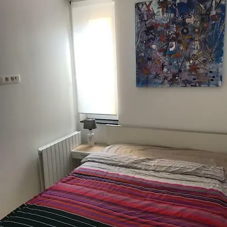 Bel 2 Ch A 300m De La アパート